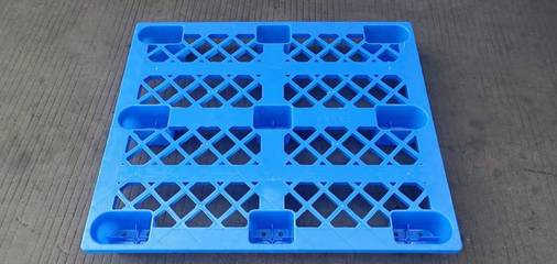 包裝出貨塑料地臺板、托盤、托板、卡板、棧板 全面解析與應用圖片展示